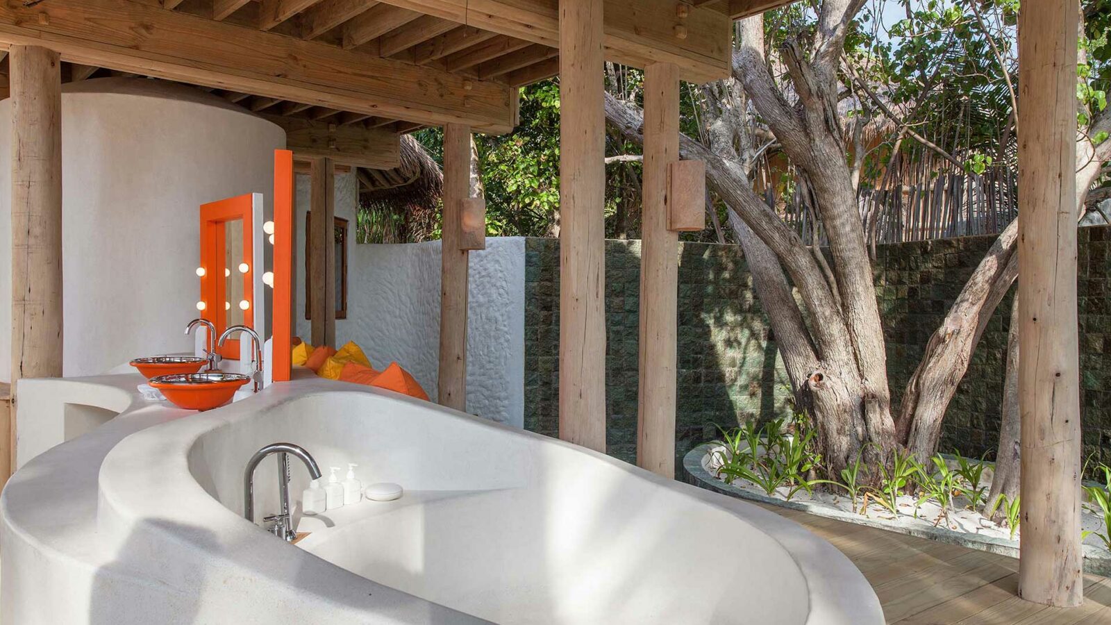 Private Reserve, Outdoor Bathroom